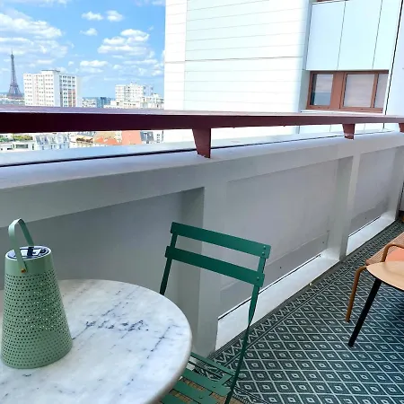 Апартаменты Eiffel Tower View & Pool Париж