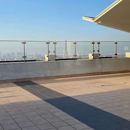 Eiffel Tower View & Pool 파리