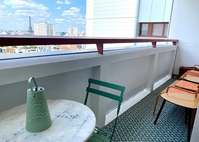Διαμέρισμα Eiffel Tower View & Pool Παρίσι
