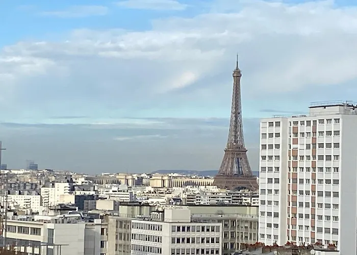 Eiffel Tower View & Pool アパート