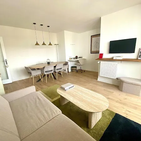 Eiffel Tower View & Pool Appartement