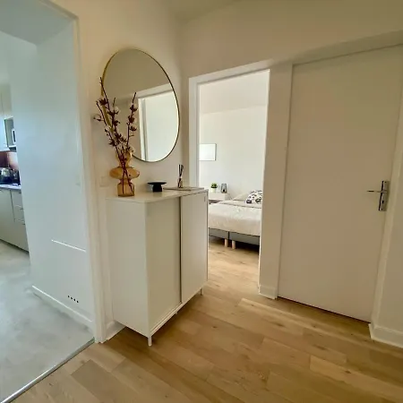 Eiffel Tower View&pool