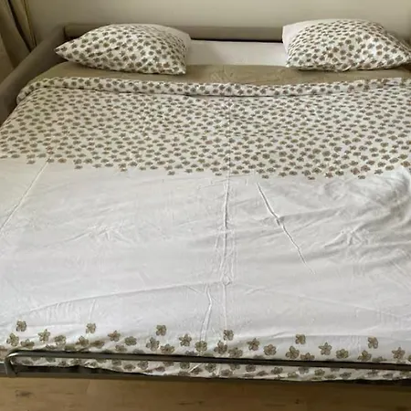 Eiffel Tower View&pool Apartment *