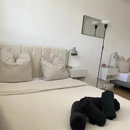 Appartement Eiffel Tower View & Pool