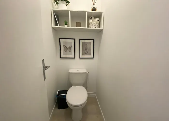 Eiffel Tower View & Pool * Parijs