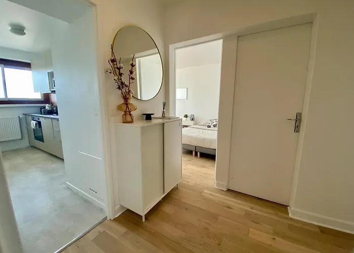 Eiffel Tower View & Pool