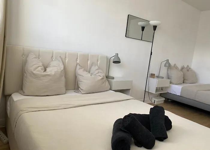 Appartement Eiffel Tower View & Pool