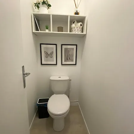 Eiffel Tower View & Pool * Paris