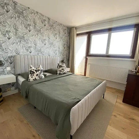 Eiffel Tower View & Pool *